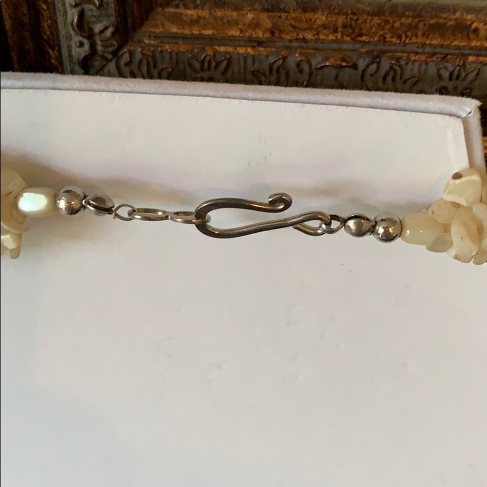 Shell Necklace - Picture 4 of 7